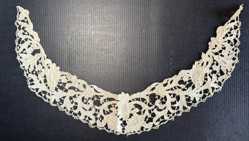 Dentelle ancienne col - -,