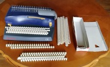 Relieuse ESSELTE CB 200 (très bon état) avec 22 baguettes spirales (4 tailles)