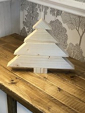 Petit sapin décoratif en bois
