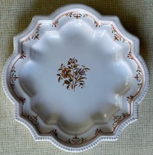 ASSIETTE STYLE XVIIIe FAIENCE DE MOUSTIERS STEFANI FAYANSIER ép. XXème D 26,5 cm