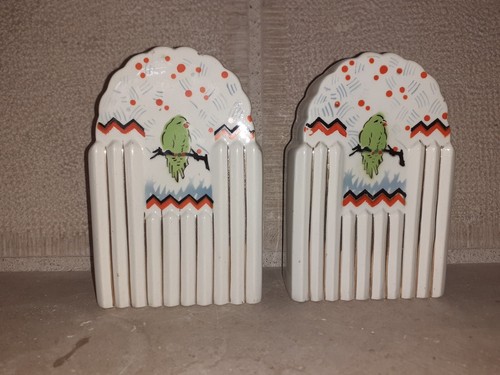 Paire vases anciens garniture