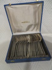 ménagère 12 grands couverts