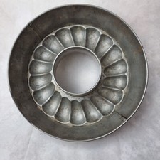 Moule Ancien en Métal — Kouglof / Savarin — Forme Cannelée — Pâtisserie Vintage