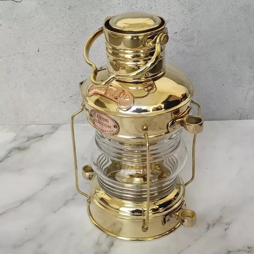 Ancienne lampe pétrole - lampe,