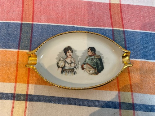 Ancien cendrier ovale - ancien,