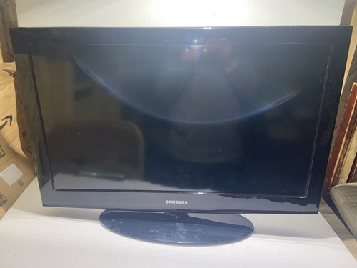 Samsung lcd hdtv - 32”,