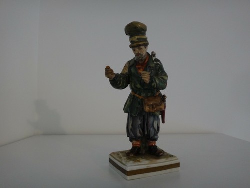 Statuette porcelaine allemande - statuette,