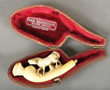 ANCIEN FOURNEAU DE PIPE EN ECUME DE MER XIXe -SURMONTE D'UN CHEVAL AVEC SON ETUI