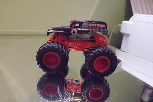 Hot wheels monster jam grave - jam,