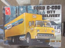 amt  1/25: Ford C-600 city delivery / fourgon tolé