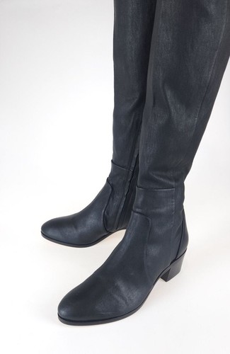 Chanel logo high boots - chanel,