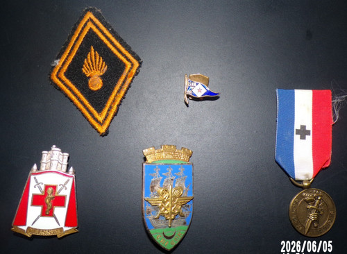 Lot insignes medaille - +, rcp
