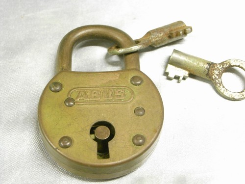 Ancien cadenas fer - ,