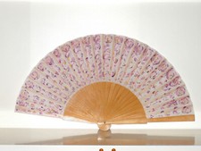 Eventail soie habotai 8 monture bois sycomore 22*42 cm peint main fond blanc