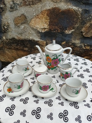 Cafetière tasses soucoupes - tasses,