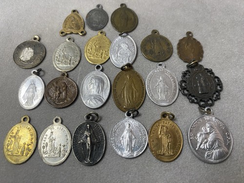 Lot 21 médailles - ,