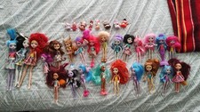 GROS LOT DE 33 POUPEES