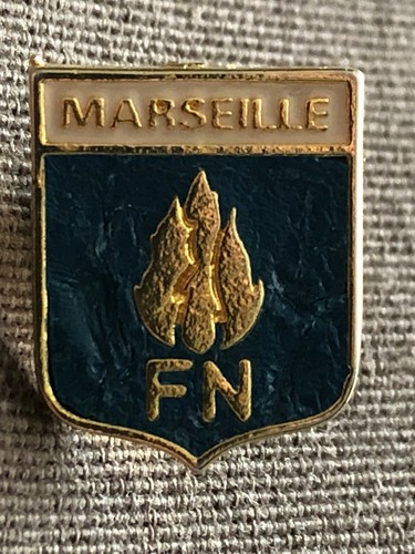 Politique insigne officiel - politique,