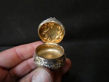 Pilulier en argent massif boite argent fin XIX début XX   S201
