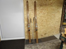 Anciens skis en bois,bâtons,Hickory,décoration,chalet,montagne,1950