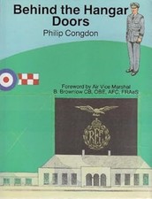 Derrière Les Portes Du Hangar