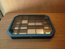 VITRINE MURALE COMPARTIMENTEE