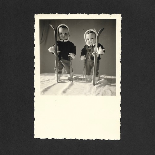 Deux poupons poupées - , ski