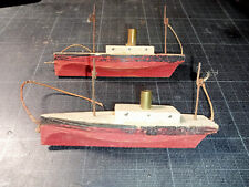 Lot 2 jouets anciens navires en bois à deux mats et cheminée en laiton -L 10 cm