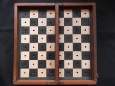 Ancien jeu d'echec de voyage