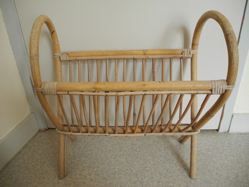 Ancien porte revues - revues, rotin