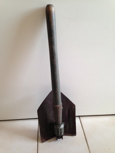 Ancienne pelle pliante - pelle,