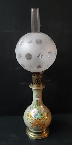Lampe petrole faience decor - a,