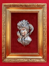 Bas-relief signé BACHET Femme en étain Cadre Doré en bois Style Belle Epoque