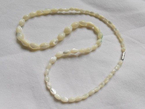 Collier perles nacrées