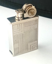 TRES BEAU BRIQUET ( DENIEL'S ? )  PETROL LIGHTER . TBE. NEAR MINT