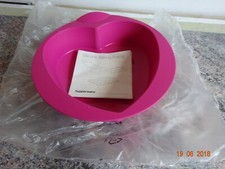 TUPPERWARE   MOULE  A  GATEAUX