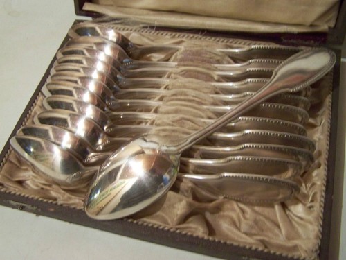 Coffret cuillers metal - 12,