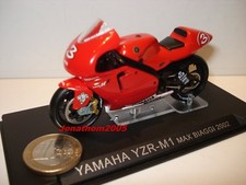 MOTO YAMAHA YZR-M1 N° 3 MAX BIAGGI 2002 au 1/24°