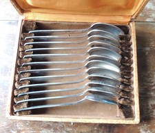 service 12 cuillères à