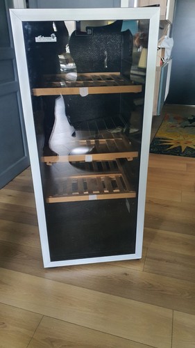 Cave vin service - à, 2