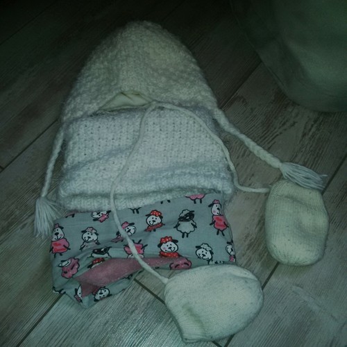 Ensemble bonnet snood moufles