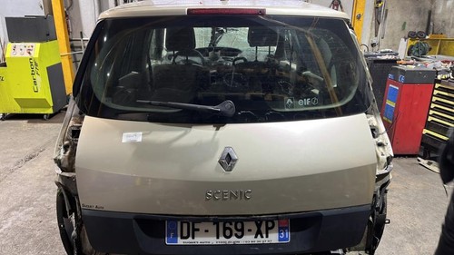 Malle hayon arriere renault - arriere,