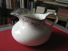 ++"531.19"  BROC A EAU FAIENCE