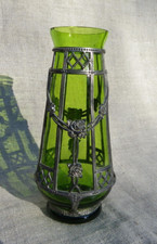 VASE EN VERRE À ENTOURAGE EN