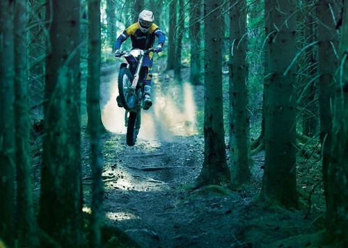 Motocross hors piste vélo - piste,