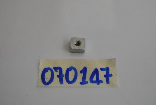 Dado carr square nut - square,