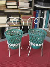 ++"533.10"  PAIRE DE PORTE POT DE FLEURS EN FORME DE CHAISE DE JARDIN FER FORGE