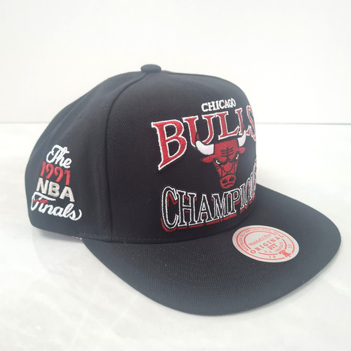 Casquette snapback réglable