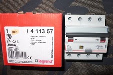 DISJONCTEUR DIFFERENTIEL 4POLE 13A 30mA TYPE A TETRAPOLAIRE LEGRAND 411357 TRI+N
