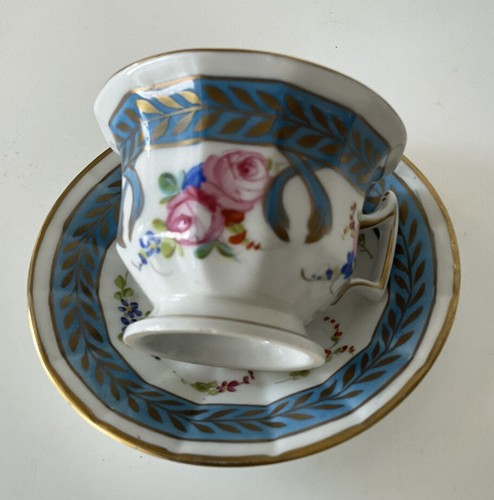 Tasse sous porcelaine - tasse,